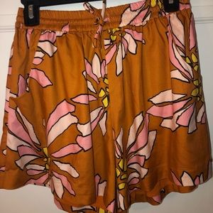 Crosby by Mollie Burch shorts NWT small